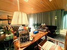 客室名:《浜万年青》お部屋にはプライベートラウンジをご用意しております。