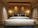 客室名:《浜万年青》温泉に入りながら、日の出や美しい夜景をお楽しみいただけます。