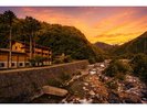 夕焼けに染まる