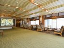 ゆったりとしたソファを配置したロビー。談話スペースとしてもご利用頂けます。