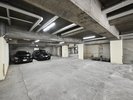 【屋内駐車場】大切なお車、バイクを雨風、直射日光から防ぎます。