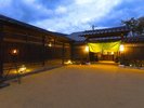 朝夕とその姿を変える外観