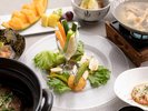 贅沢肉会席彩り豊かな季節野菜を、食感そのままに味わうサラダスティック