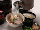 おおいた和牛サーロインの牛ひつまぶし、最後は上品なお出汁を注いでさらりと締める