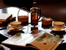 *不老カフェ。お茶を飲みながらソファーでゆったり♪ささやかだけれど、贅沢な時間がここにはございます。