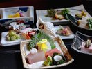 季節の食材を使った料理長自慢の創作会席