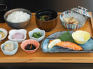 【ご朝食:和食】丹場産黒豆のお味噌汁に加え、地卵は日替わりのメニューでご提供。