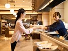 Dining『海つ路』ライブキッチンより、出来立て焼き立ての料理をご堪能いただけます。