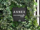 別館への連絡通路サイン
