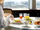 明るい朝食会場(12・13階)※イメージ