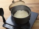 【朝食】但馬の天然水で炊く「コウノトリ育むお米」。そのままでも、出汁茶漬けでも。(一例)