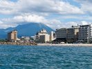 【皆生温泉海遊ビーチ】大山を望む絶景のビーチ/写真提供:鳥取県