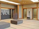 館内はエレベーターまで畳敷き。和の趣あふれる空間をご用意しています。