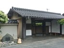 趣ある佇まいが迎える、露天風呂棟。