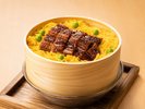 ふっくらと蒸し上げた、鰻の旨み広がる蒸籠御飯。(一例)