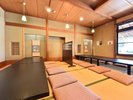 1階お食事処「ひのき」小上がり(夕食や朝食の会場としてご案内する場合がございます)