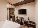 【ダブルルーム】2026.4月にリニューアル♪お部屋には50インチのスマートテレビを設置しております