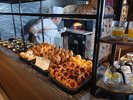 【朝食バイキング】数種類のパンが揃うパンコーナー(一例)