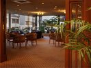 【ロビーラウンジ】広々としたロビーでごゆっくりお寛ぎいただけます。