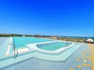 屋上展望プール 夏季のみ営業