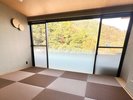 605室の大きな窓からは鈴鹿山脈の自然が映る・イメージ