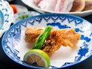【夕食一例】ふぐ特有の弾力のある身の食感と旨味が楽しめる、ふぐ料理の定番メニューです