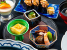 【夕食一例】目も楽しめる彩豊かな食材