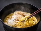 「炙りチャーシューカレーラーメン」※写真はイメージです。