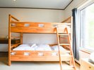 寝室A(1F) 2段ベッドは2台4床あります。