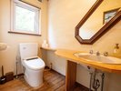 トイレと洗面所です