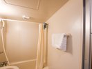 6部屋全てに共通のユニットバスがあります。*単体のバスルームはございません。