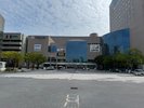 当ホテル目の前には、トナリエ(複合商業施設)がございます。日用品や飲食類等多数ございます♪