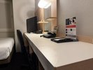 広々デスクで作業も楽々♪