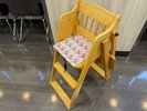 お子様用の椅子をご用意しております