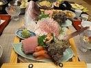 5種の舟盛りには、真鯛の姿造りとアワビお造りが必ず盛られます