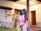 色浴衣で花火鑑賞や街歩き