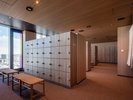 【スカイスパ】<25F>脱衣所 男女ともに150個のロッカーを備えております