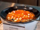 【朝食】マグロ・サーモン・甘エビなどをお好みで盛り付けて、自分だけの海鮮丼をお楽しみいただけます