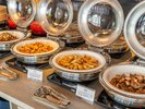 【朝食】北海道のソウルフードとして知られるザンギはじめ、ご当地メニューを楽しみください