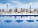 伊良湖岬を見渡す絶景の屋外プール。大人も子供も楽しめるプール ※2026年7月1日から9月27日の宿泊限定