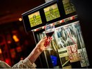 ワインサーバー/利用時間 13:00〜翌3:00 ご料金300円(税込)より/場所 3階