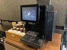 フロントにコーヒーマシンをご用意。いつでも挽きたてのコーヒーをお楽しみいただけます。
