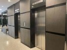 エレベーターは2基あるので待ち時間も少ないです。