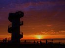 日和浜海岸のかわいい展望台からは、海岸線に沈む夕日を見ることが出来ます。