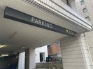 屋内駐車場の車高制限は2.7Mとなります。