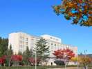 外観【紅葉の季節】紅葉の時期には庭園や近隣が赤く染まり皆様をお迎えいたします。