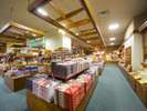 売店/秋田の特産品など、多数のお土産を取り揃えております。
