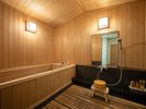 ◇特別和洋室浴室◇特別室の檜風呂お好きなお時間にゆったりと