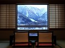 全室マウントビュー!窓からは外山、前白根山、五色山、金精山、温泉ヶ岳が見えます