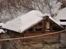 当館の源泉です。板屋の温泉はここから温泉を引いております。